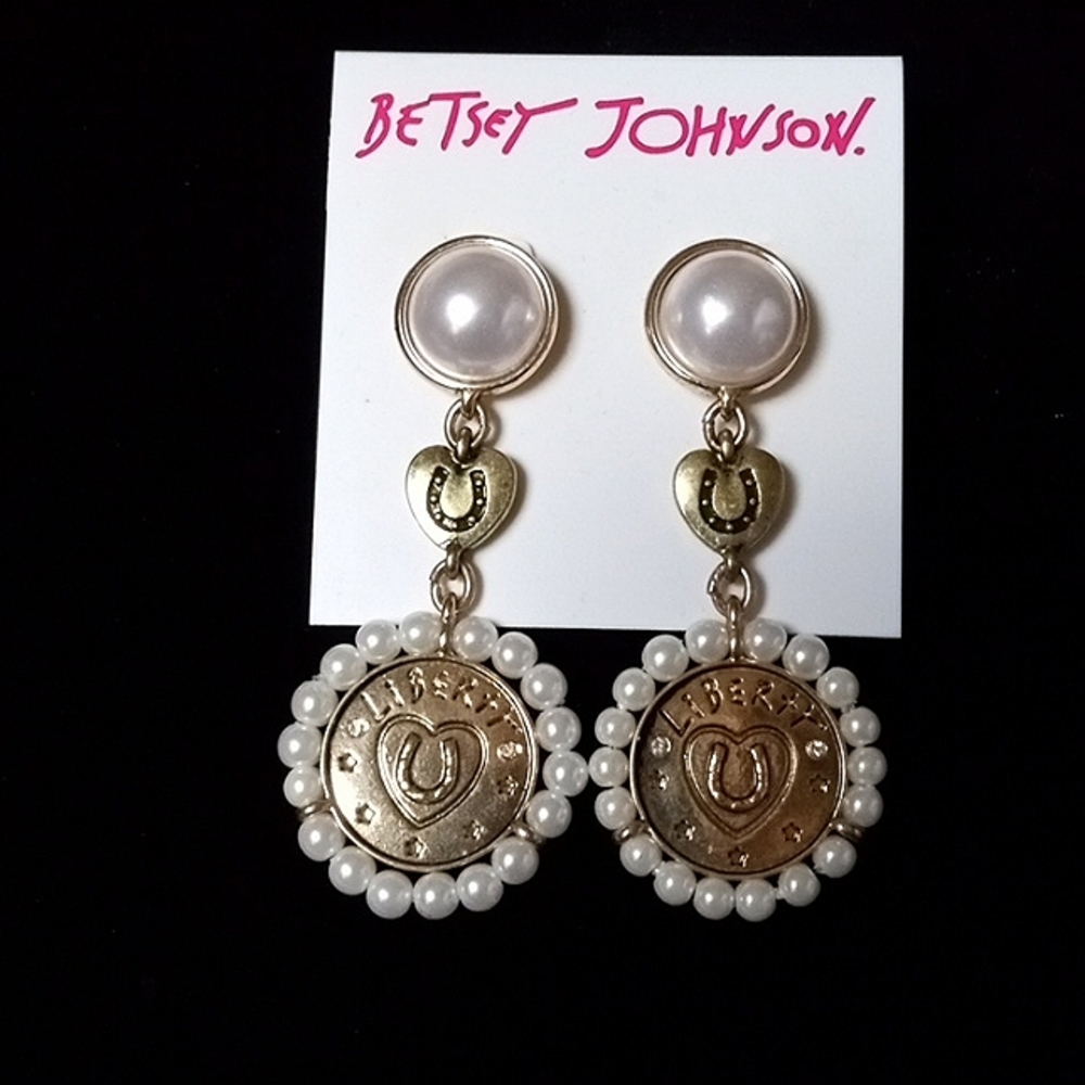 New! BETSEY JOHNSON Lady Luck Collection Pearl Heart Horseshoe Dangle Earrings.